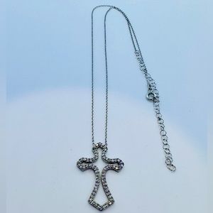 Sterling silver elegant cross necklace